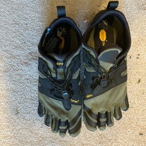 Vibram five finger shoes V-Trail ivy/black